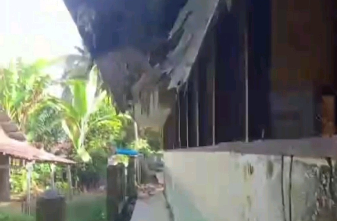 Masyarakat Minta Pemerintah Peduli, SD Suro Memprihatinkan