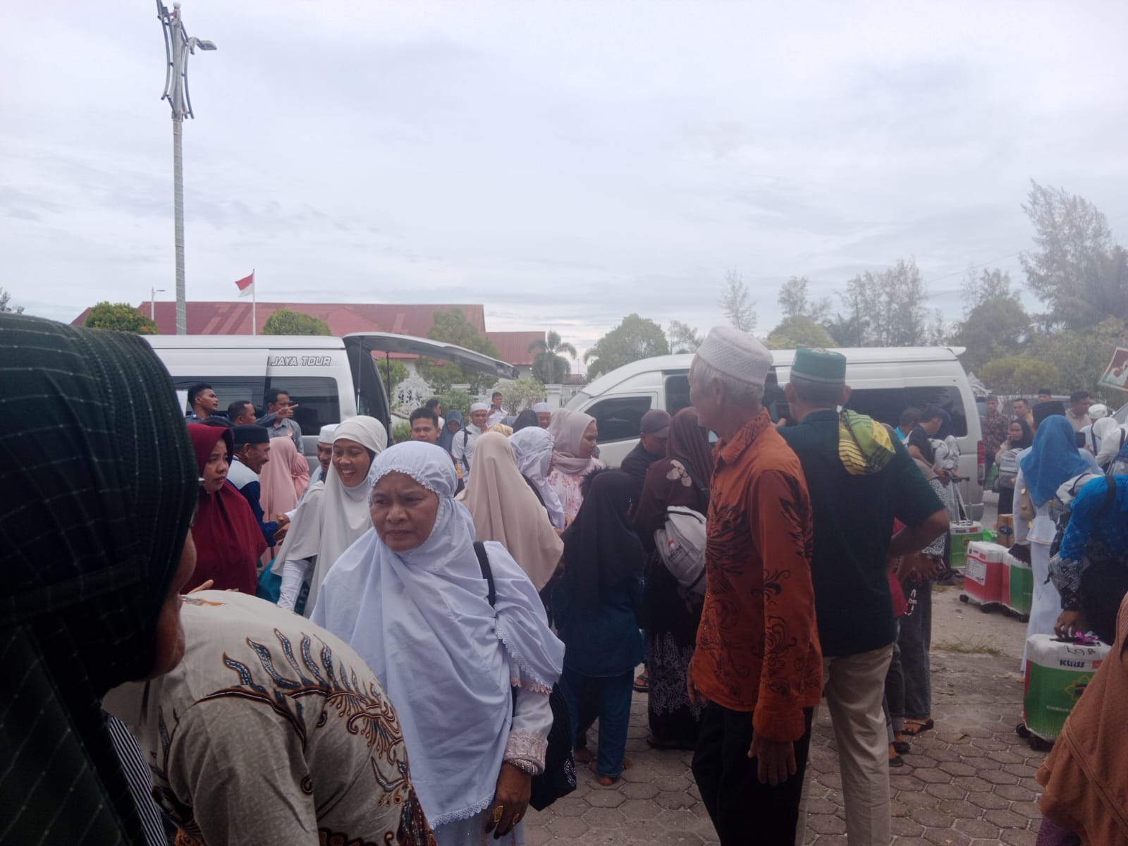 Kedatangan 89 Jemaah Haji Disambut Bupati Aceh Singkil