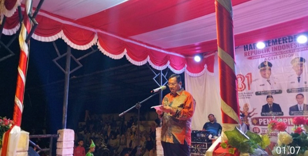 Pemkab Aceh Singkil Beri Penghargaan Kepada Puluhan Pelajar